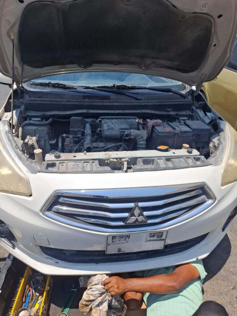 Car Engine oil change service in Dubai 768x1024